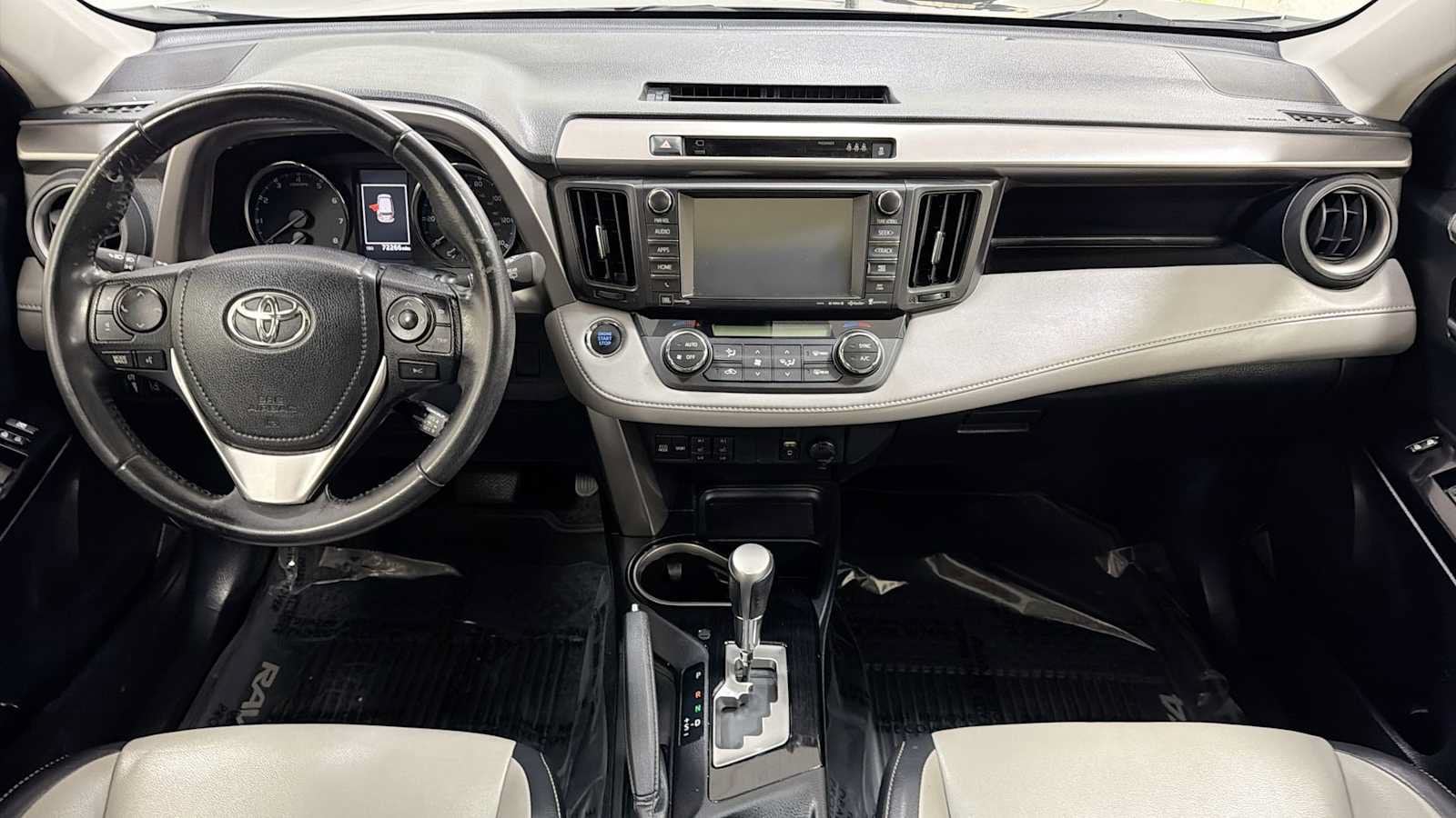 Thumbnail: 2018 Toyota RAV4 - 27