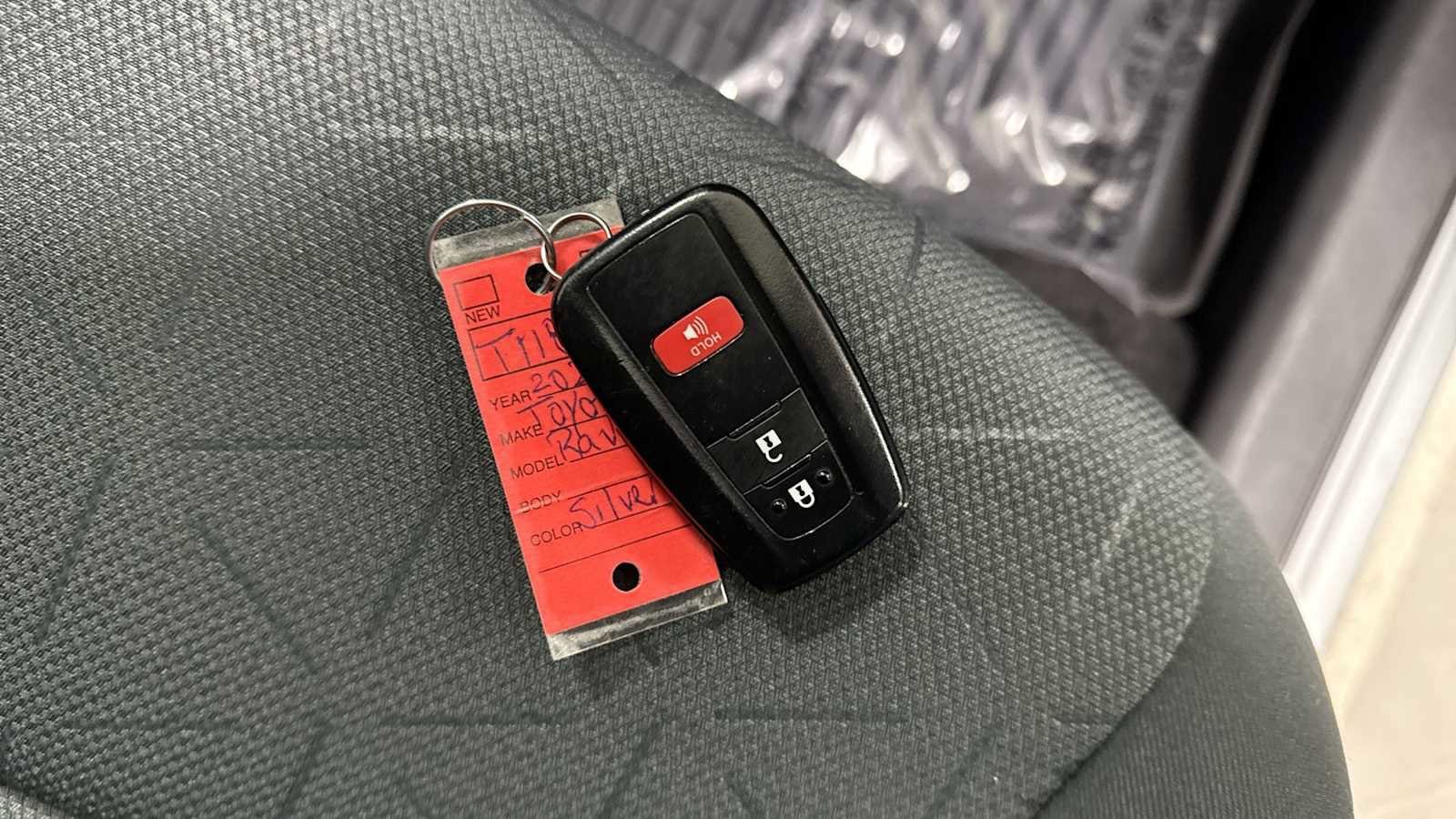 Thumbnail: 2021 Toyota RAV4 - 30