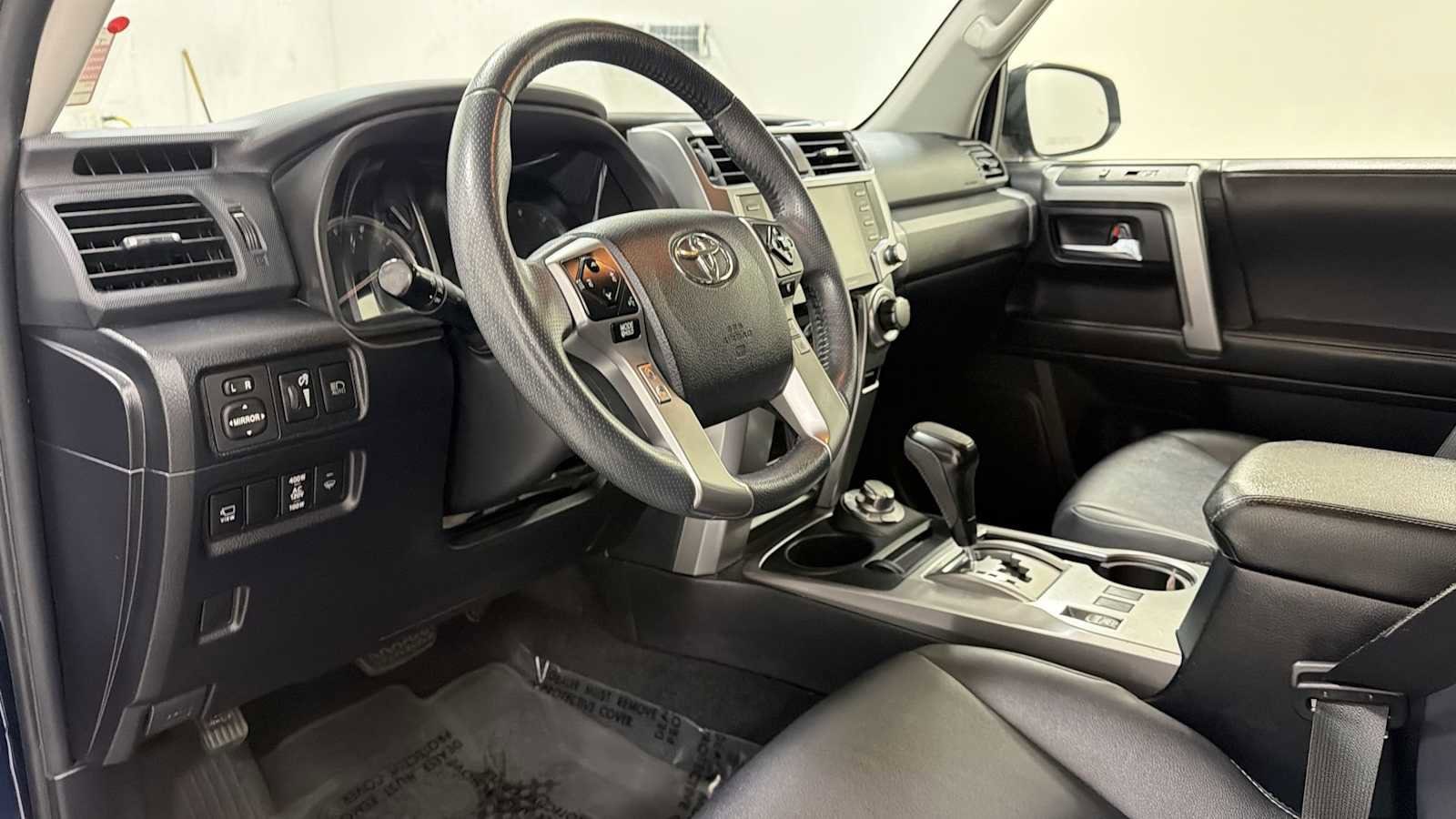 Thumbnail: 2022 Toyota 4Runner - 12