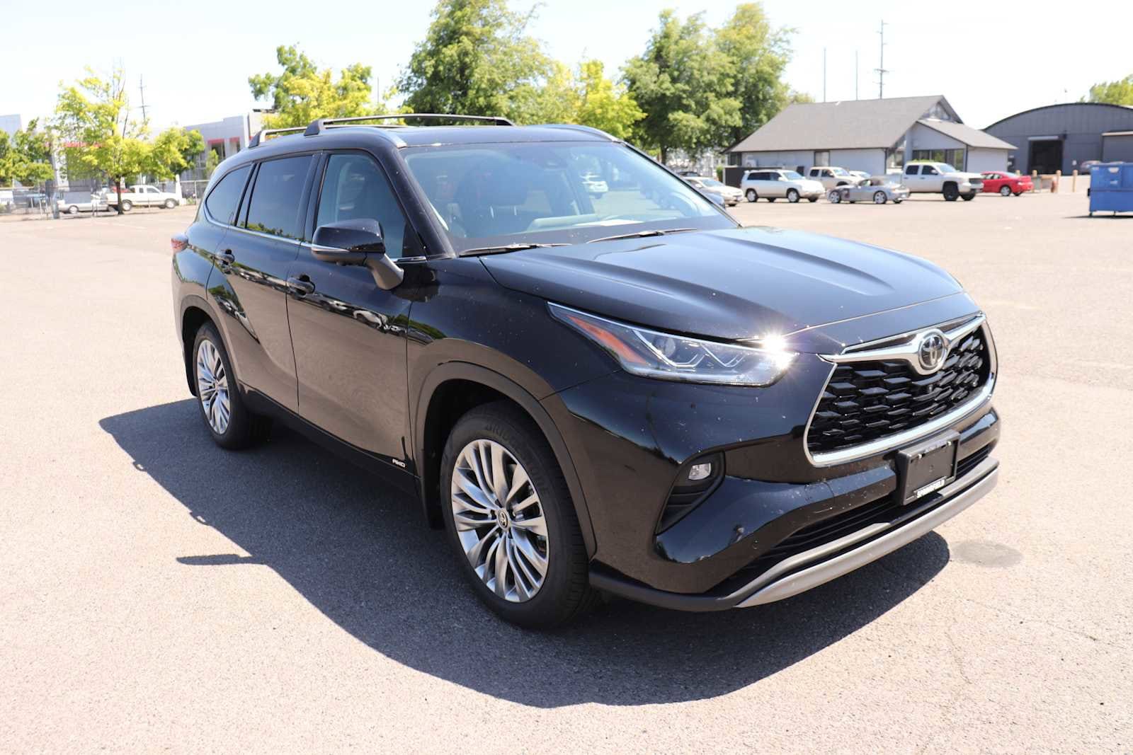 Thumbnail: 2026 Toyota Highlander - 3