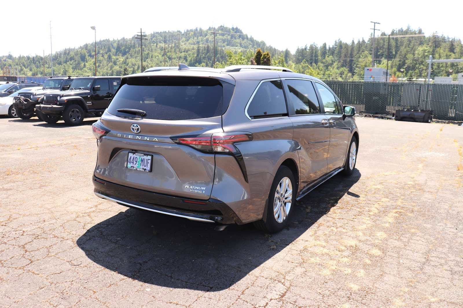 Thumbnail: 2021 Toyota Sienna - 5