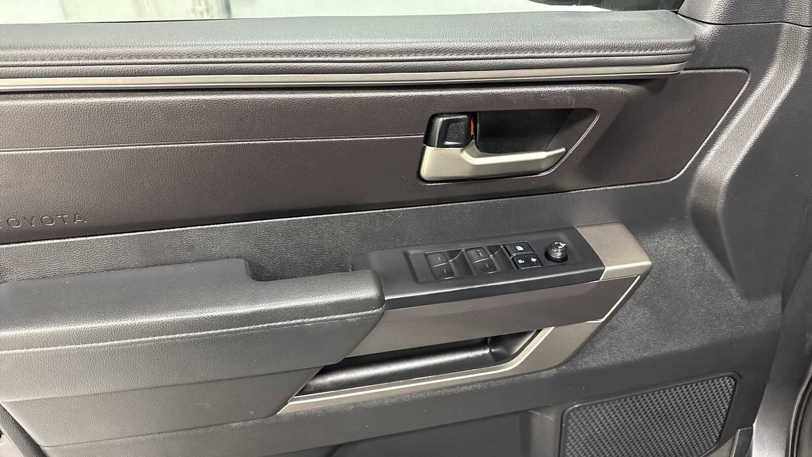 Thumbnail: 2022 Toyota Tundra - 15