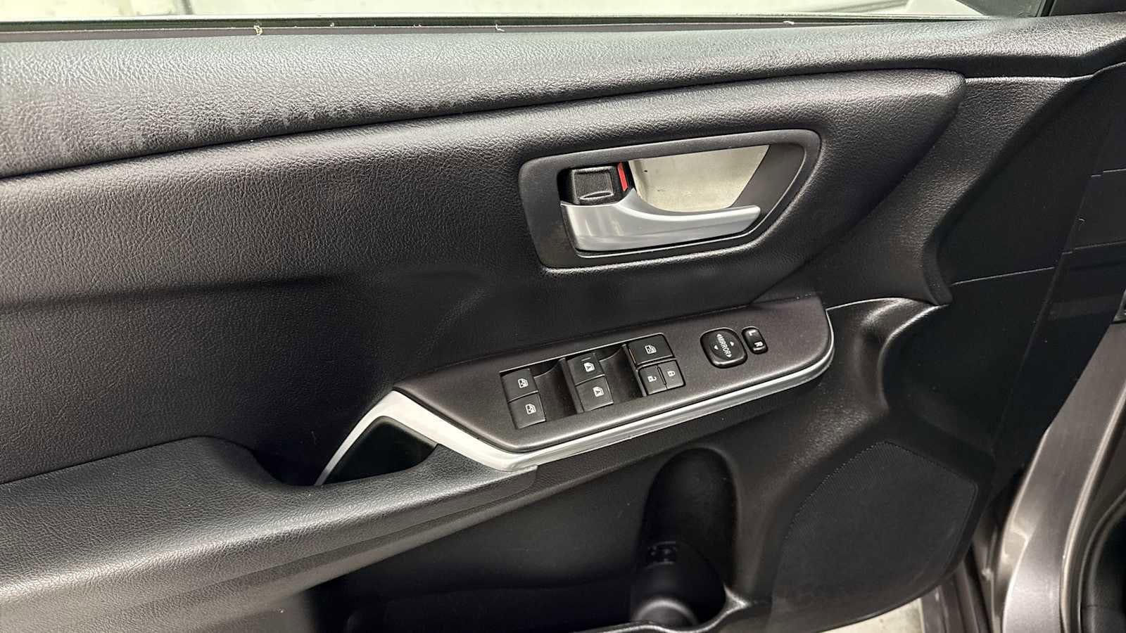 Thumbnail: 2017 Toyota Camry - 15