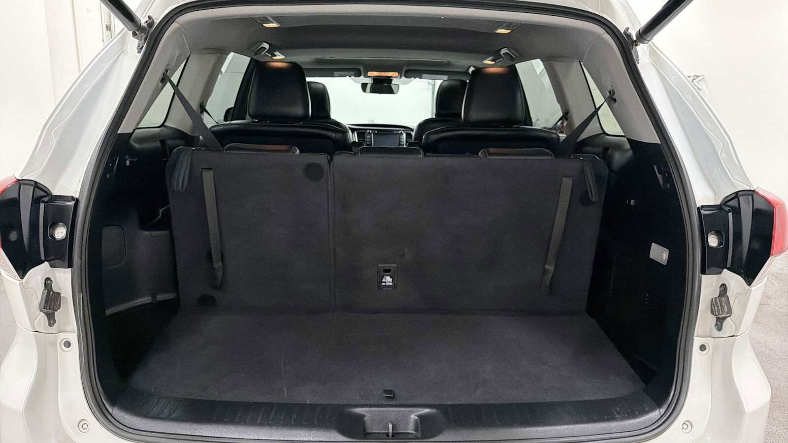 Thumbnail: 2017 Toyota Highlander - 29