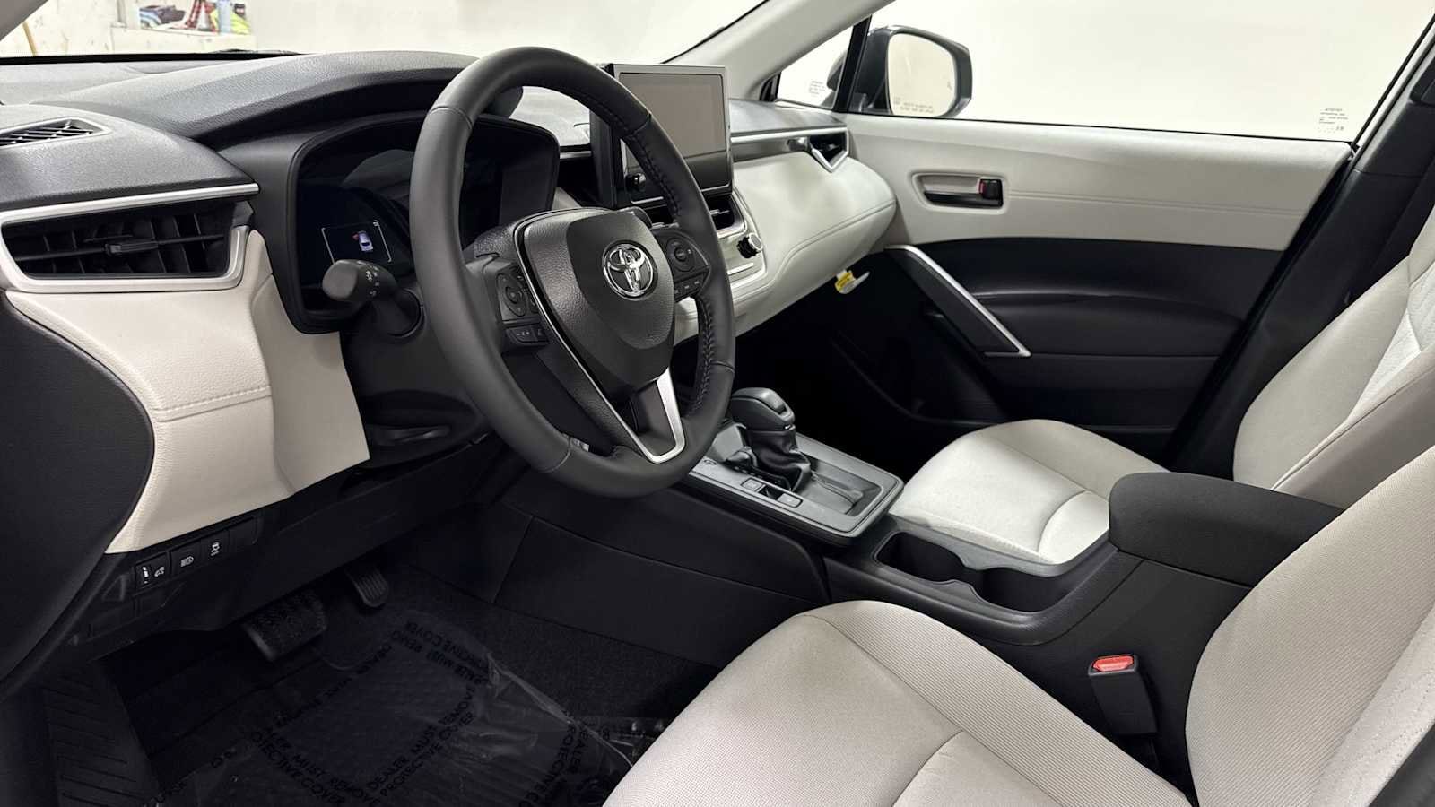 Thumbnail: 2026 Toyota Corolla Cross - 12