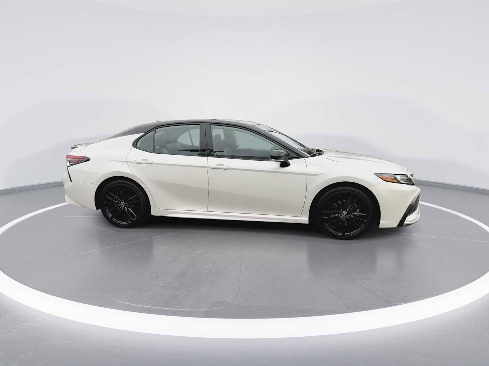 Thumbnail: 2023 Toyota Camry - 9