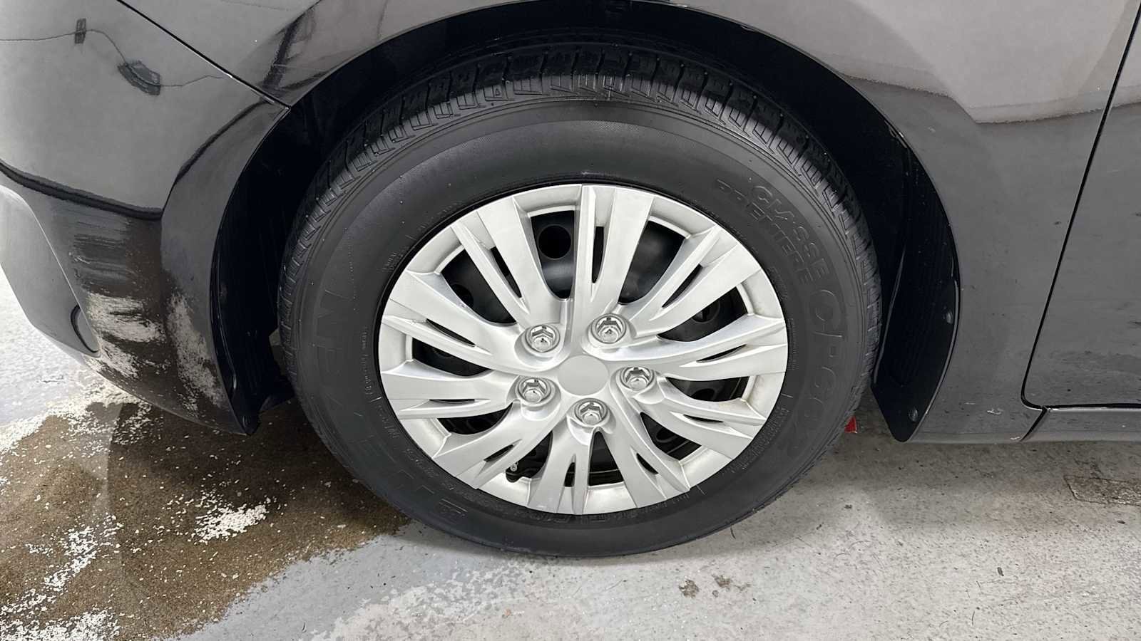 Thumbnail: 2017 Kia Forte - 11