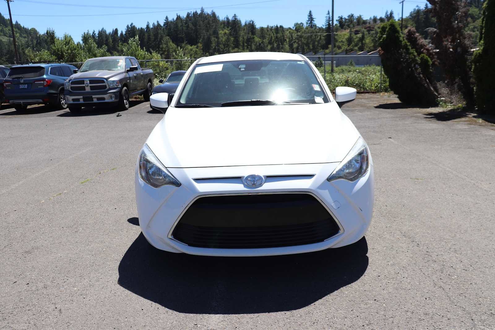 Thumbnail: 2017 Toyota Yaris iA - 2