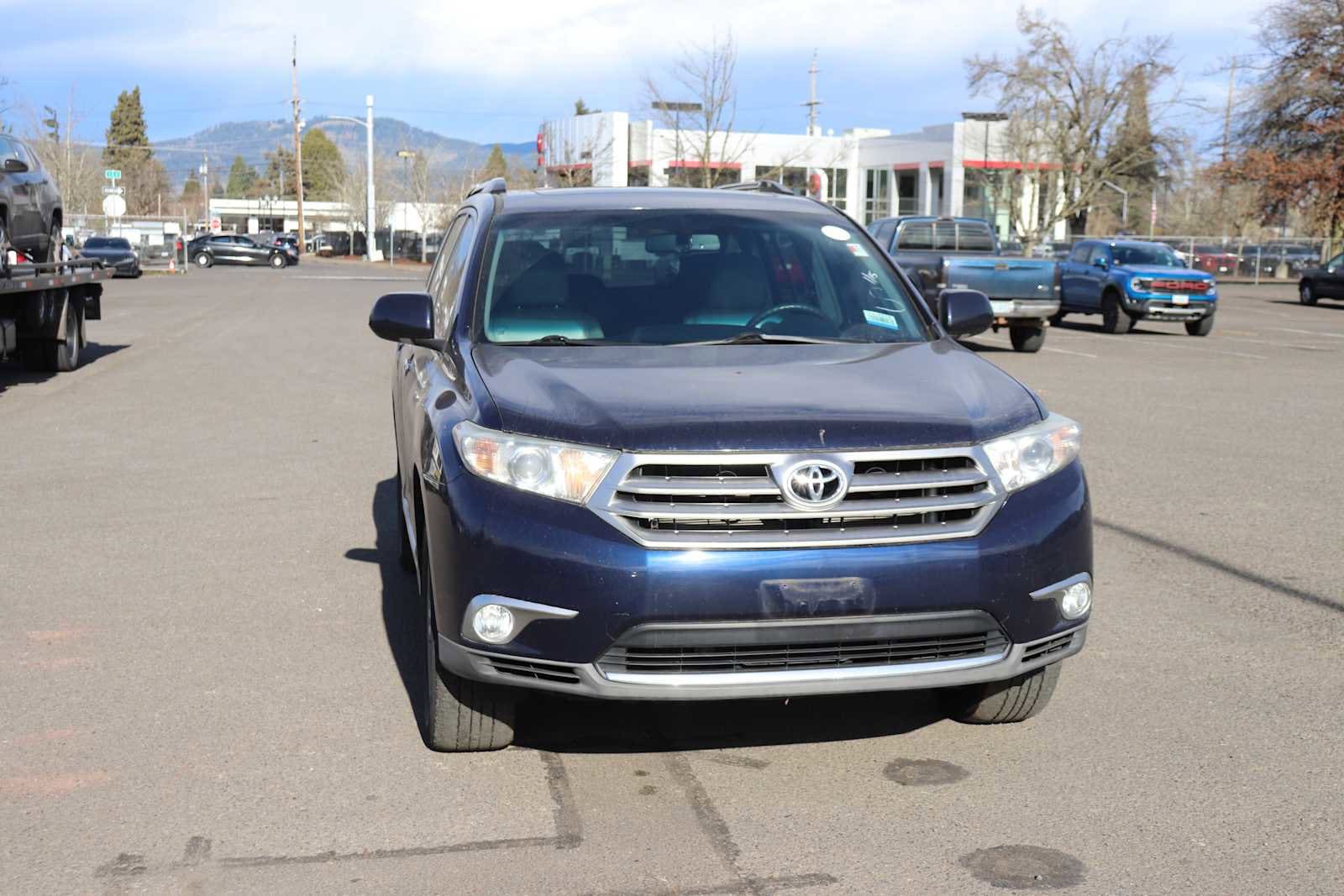Thumbnail: 2012 Toyota Highlander - 3