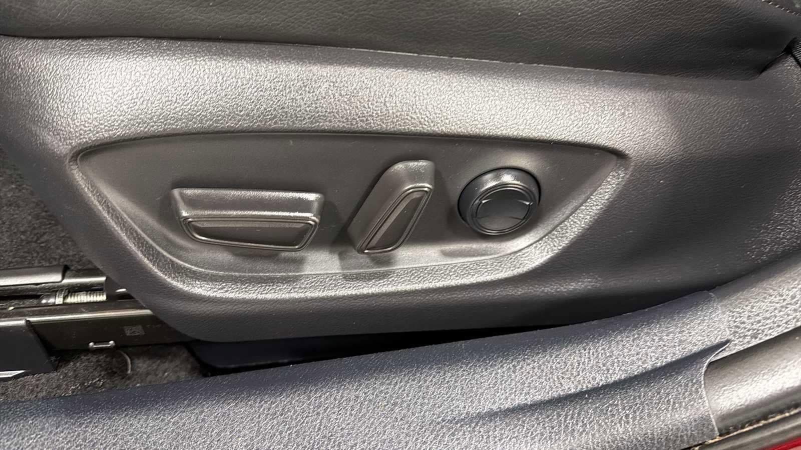 Thumbnail: 2020 Toyota Camry - 14