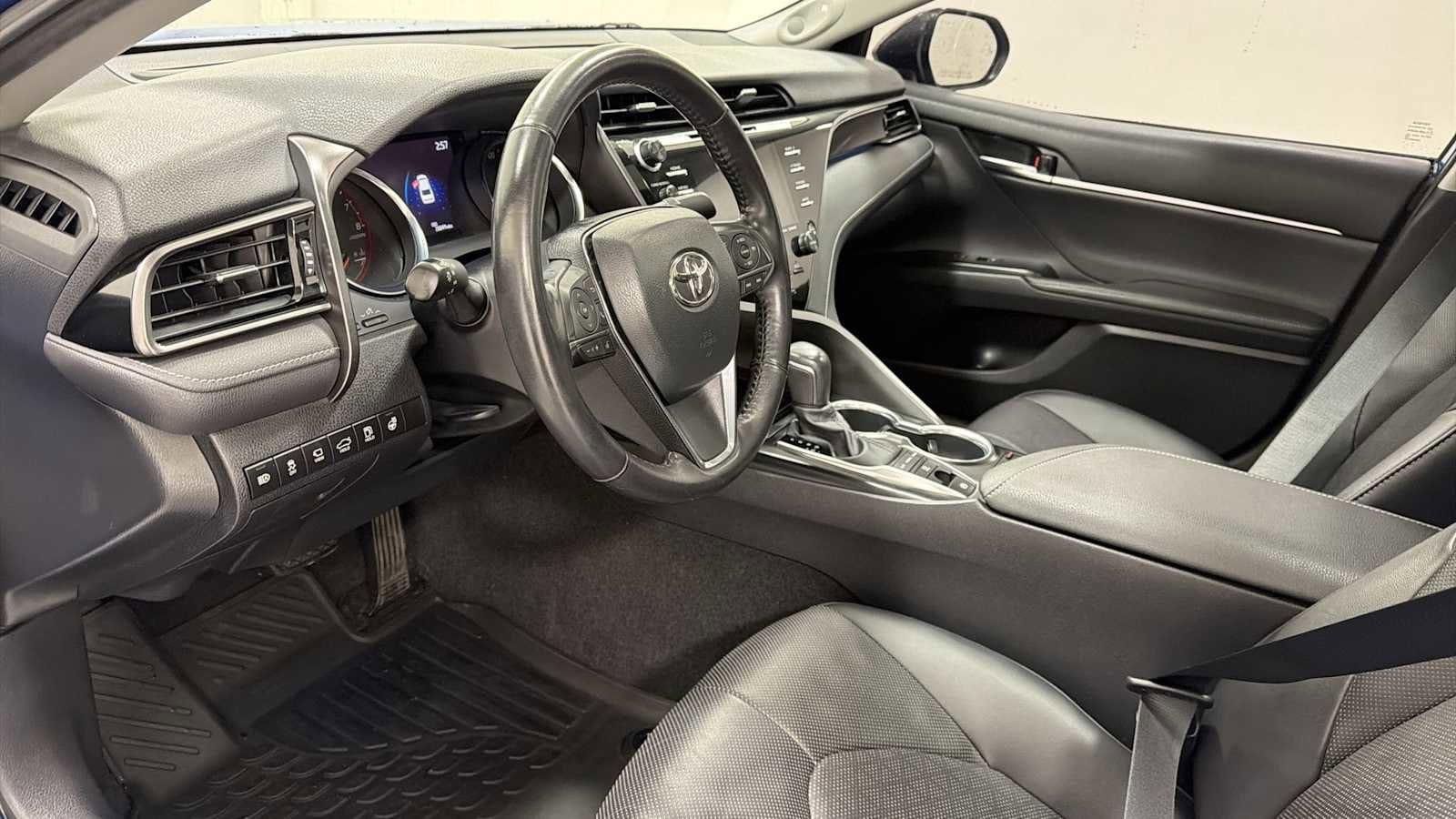 Thumbnail: 2020 Toyota Camry - 12