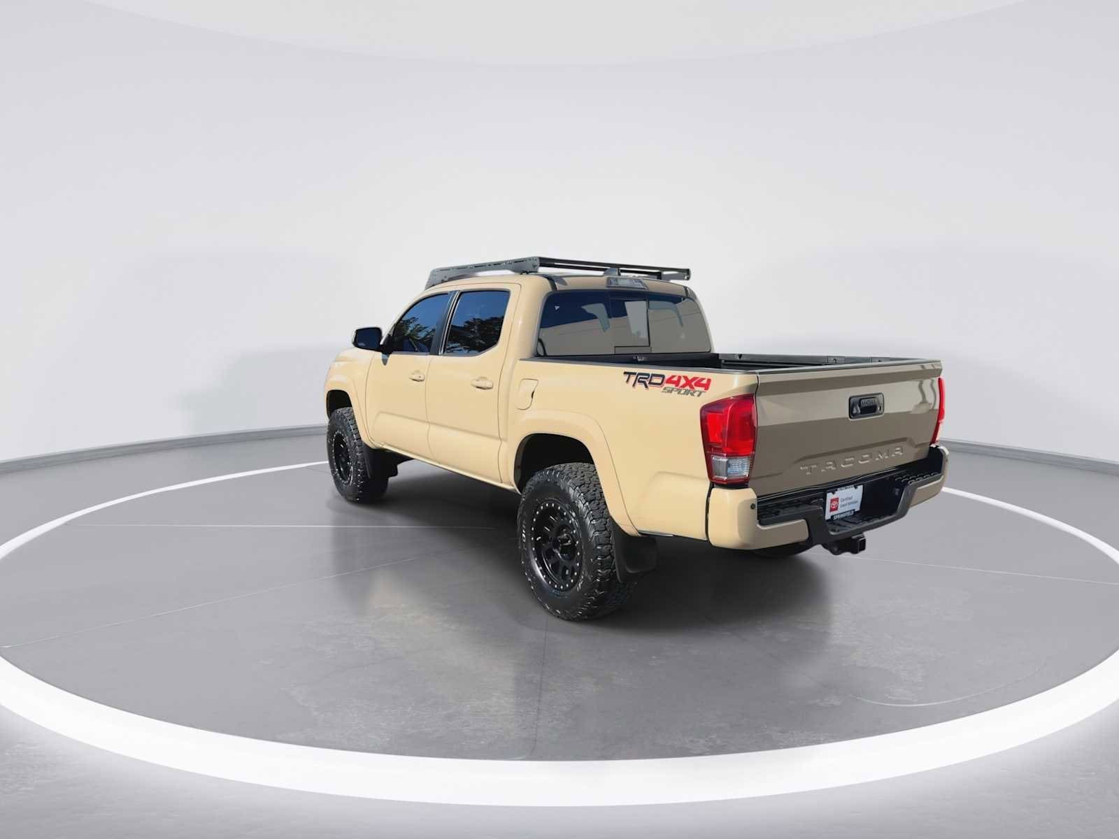 Thumbnail: 2017 Toyota Tacoma - 6