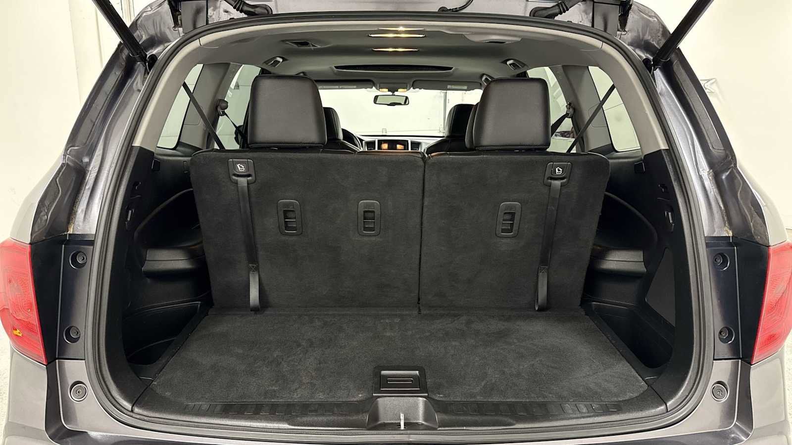 Thumbnail: 2018 Honda Pilot - 28