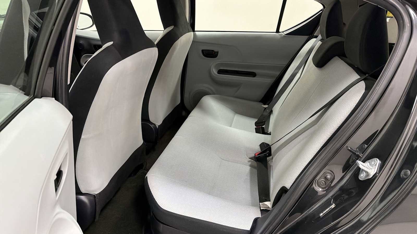 Thumbnail: 2014 Toyota Prius c - 22