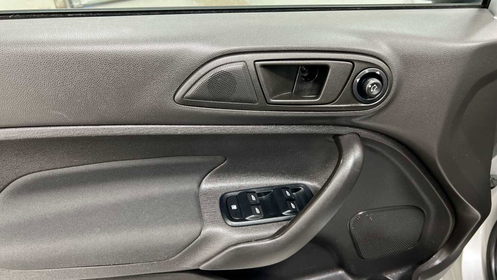 2018 Ford Fiesta SE 15