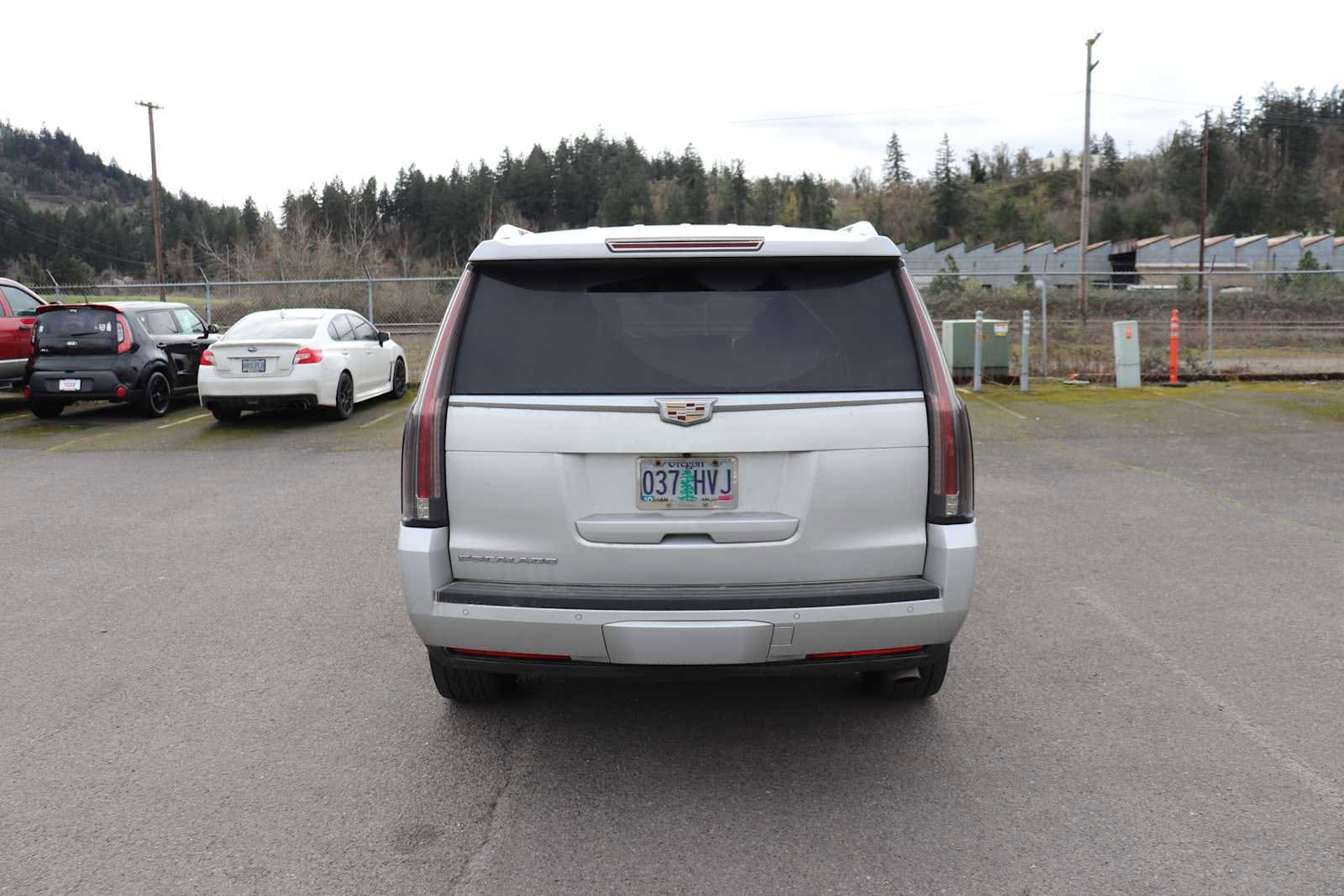 Thumbnail: 2016 Cadillac Escalade - 6