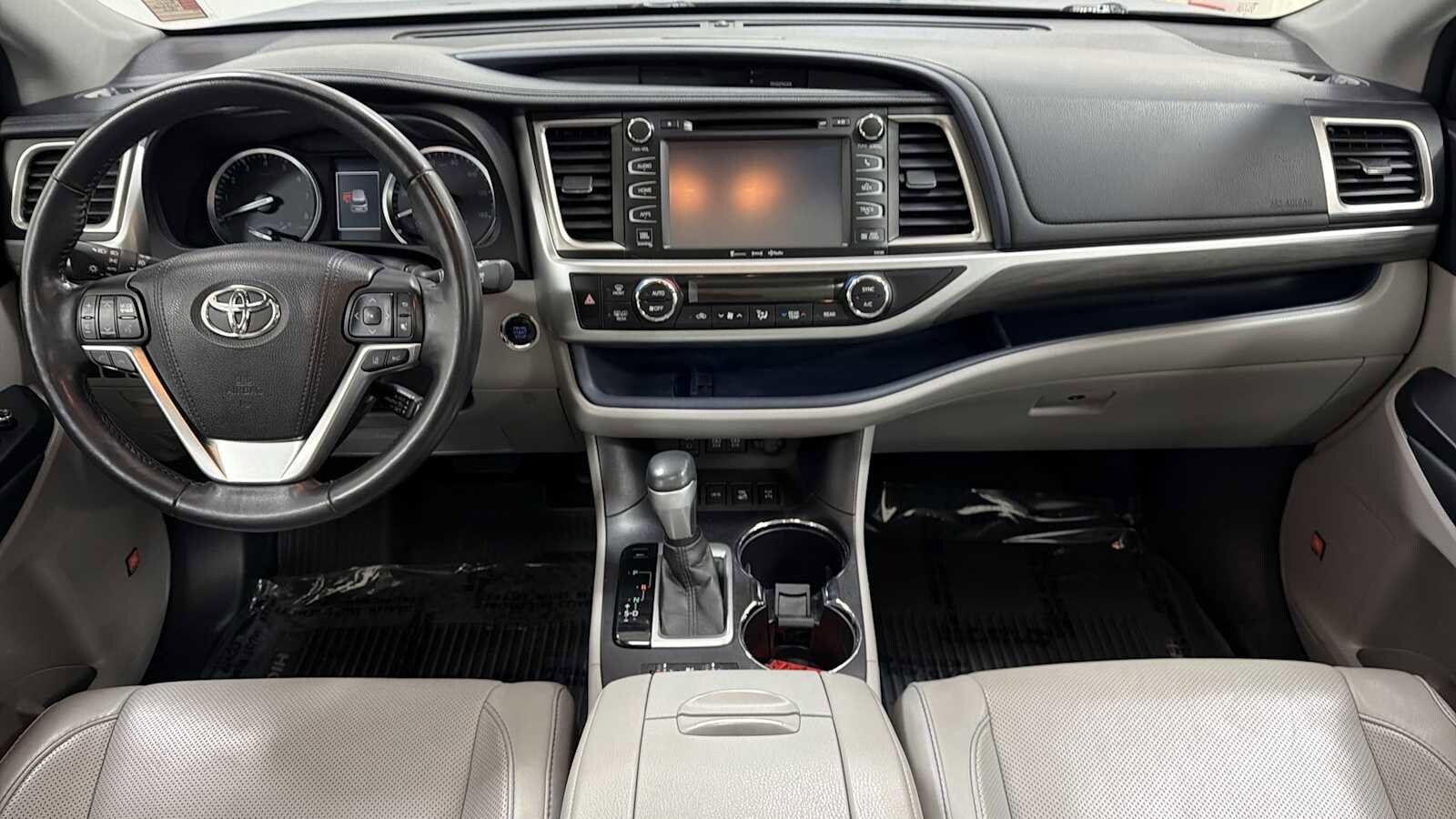 Thumbnail: 2017 Toyota Highlander - 28