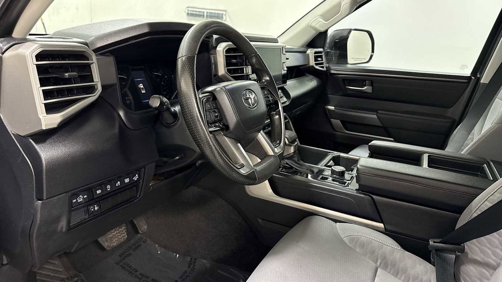 Thumbnail: 2022 Toyota Tundra - 12