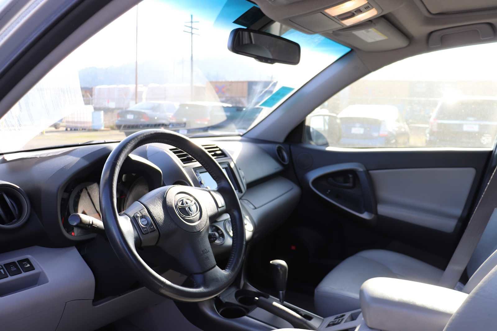 Thumbnail: 2009 Toyota RAV4 - 10