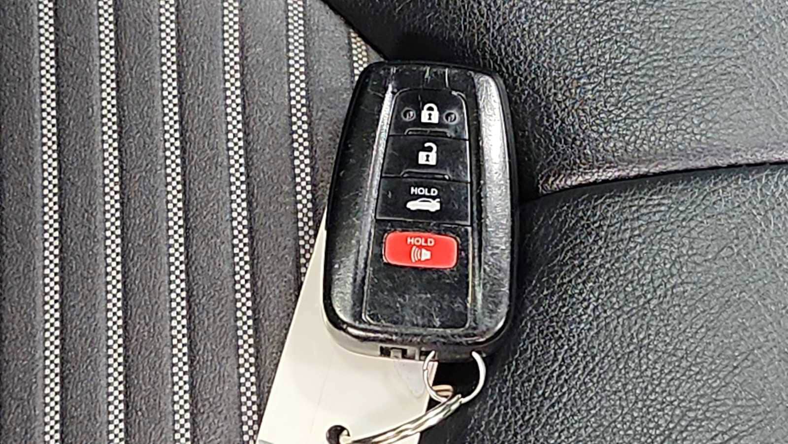 Thumbnail: 2018 Toyota Camry - 31