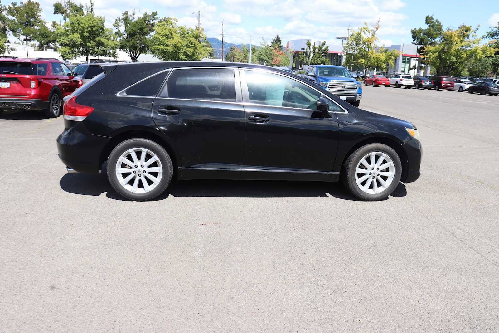 Thumbnail: 2011 Toyota Venza - 4