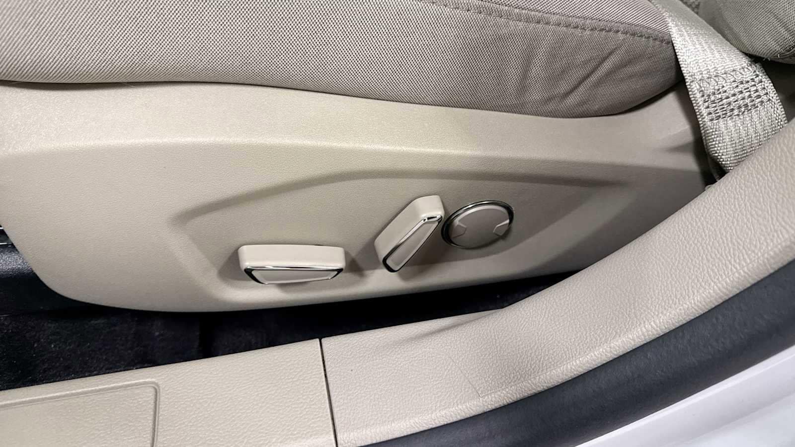 Thumbnail: 2020 Ford Fusion - 14