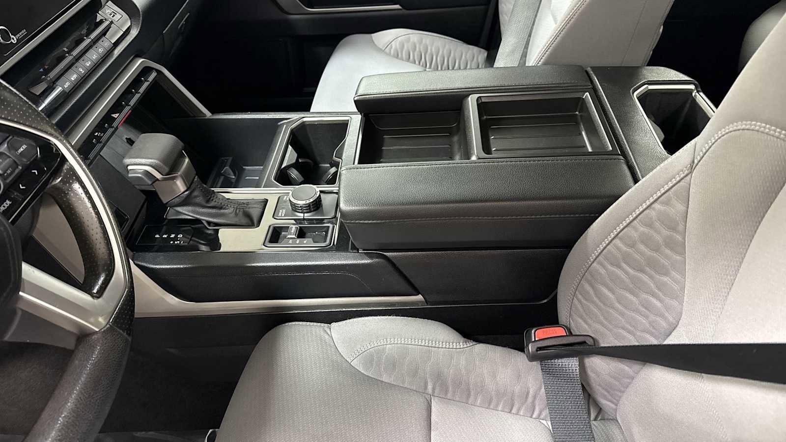 Thumbnail: 2022 Toyota Tundra - 23