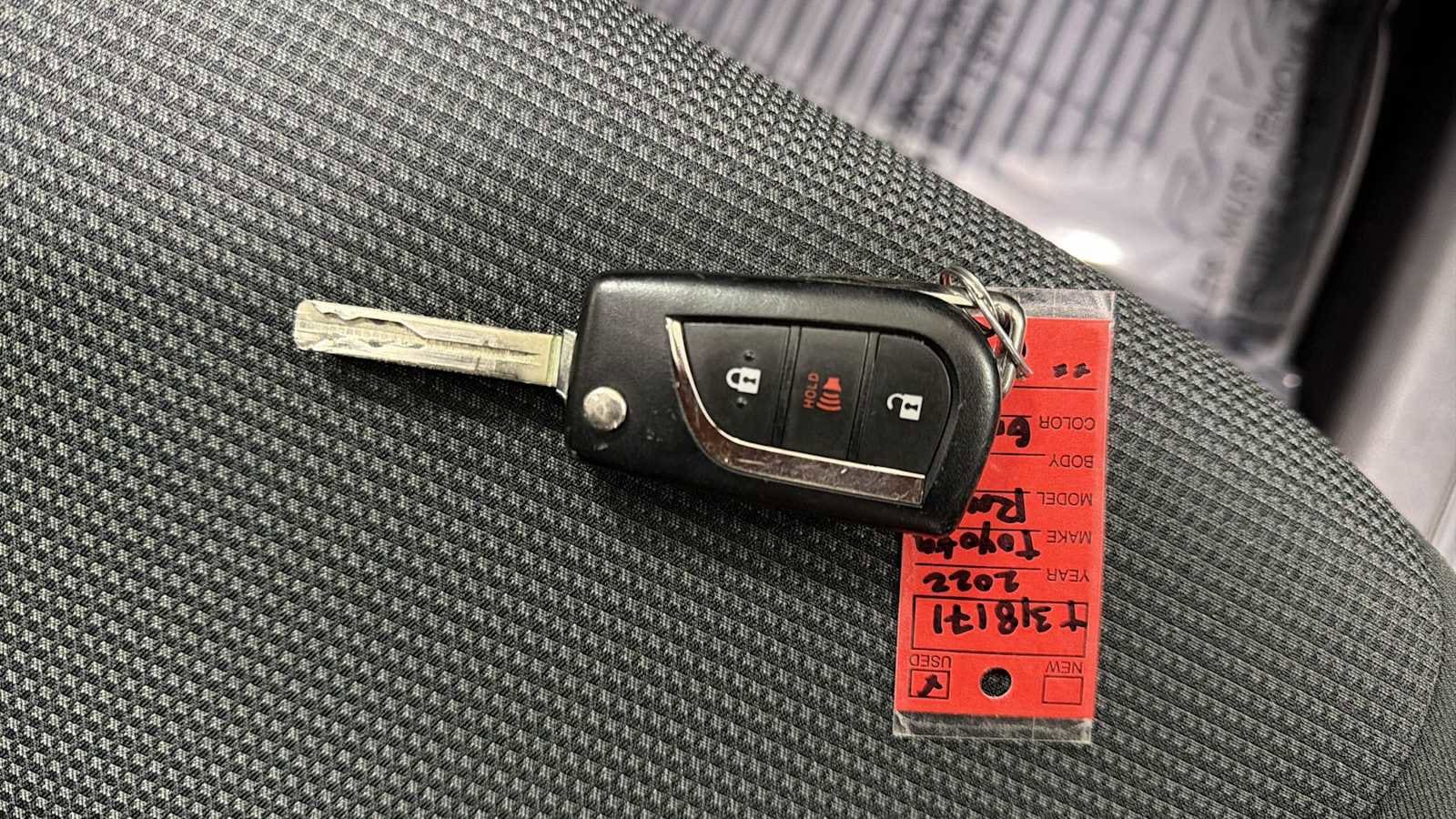 Thumbnail: 2022 Toyota RAV4 - 30