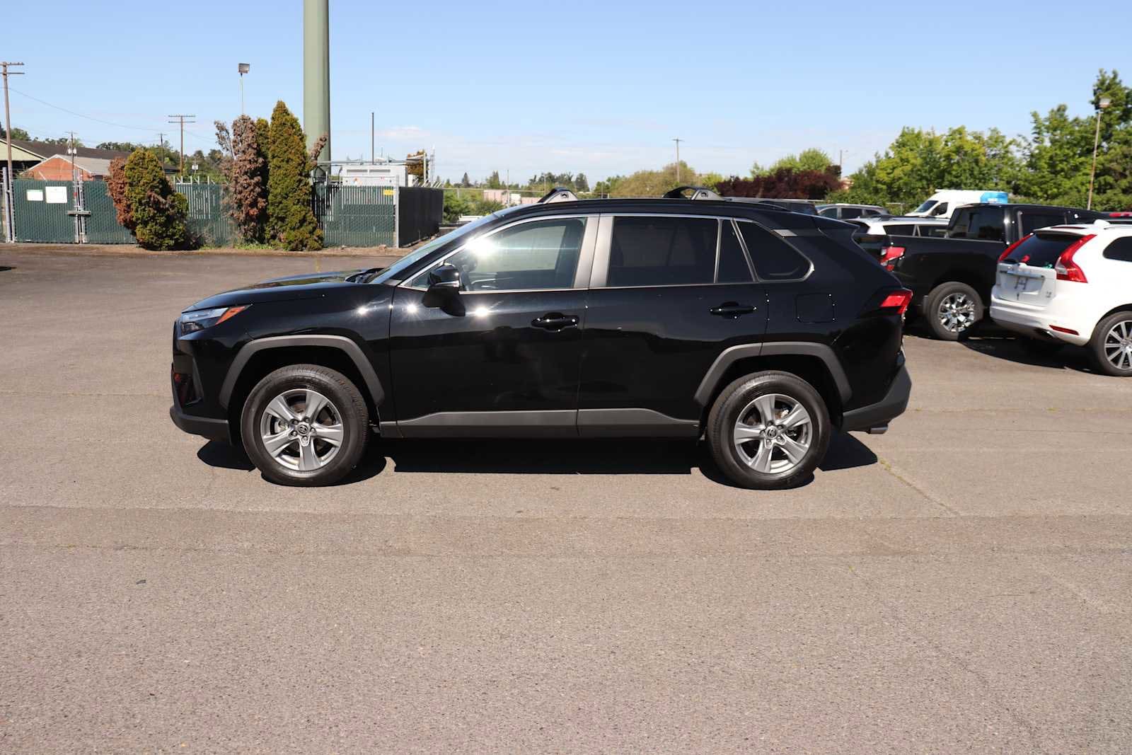 Thumbnail: 2025 Toyota RAV4 - 8