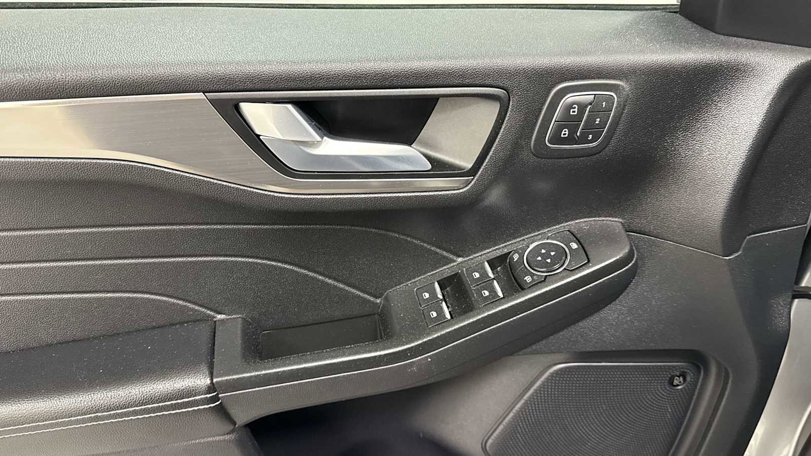 Thumbnail: 2021 Ford Escape - 15