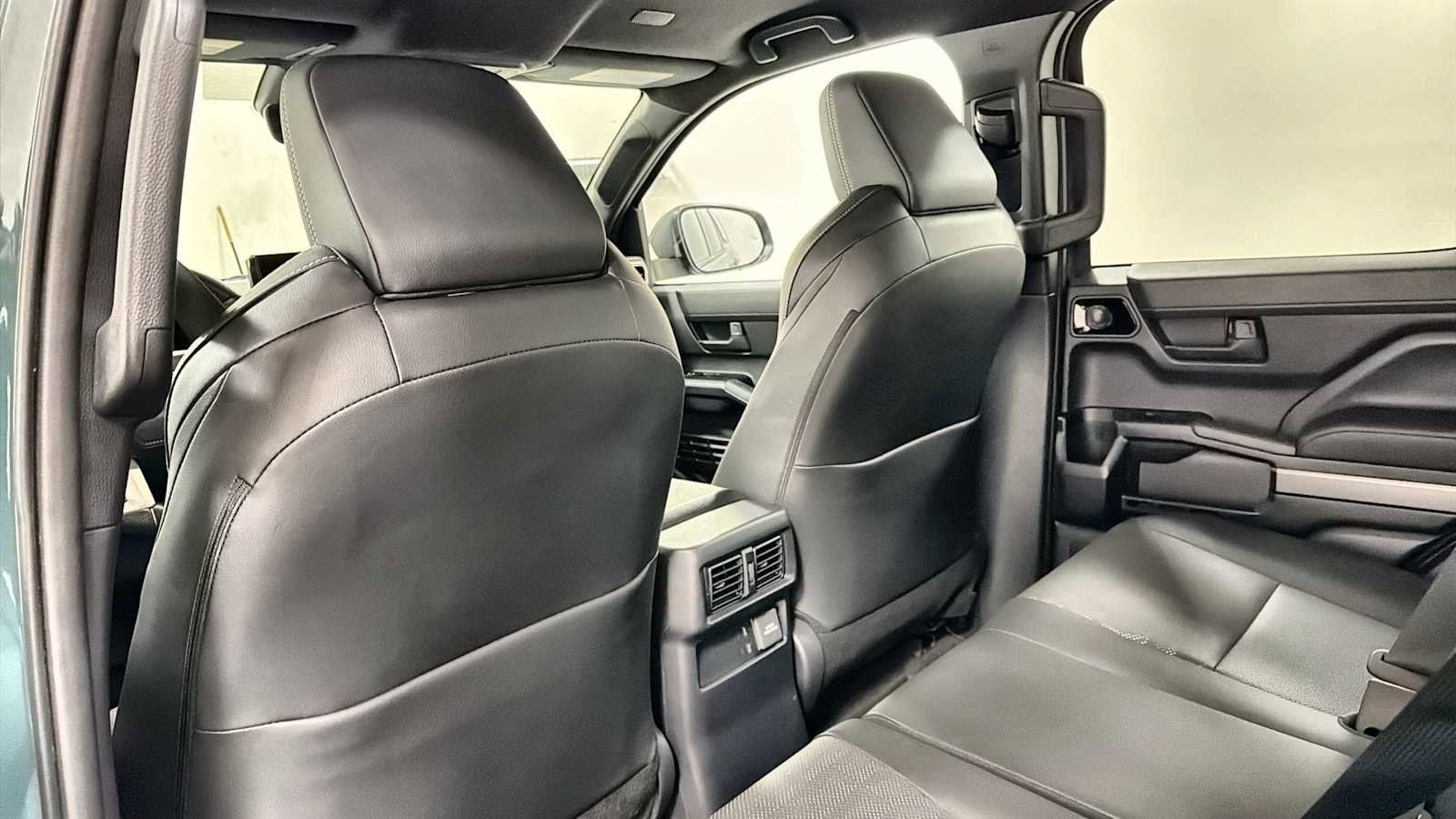 Thumbnail: 2025 Toyota 4Runner - 25