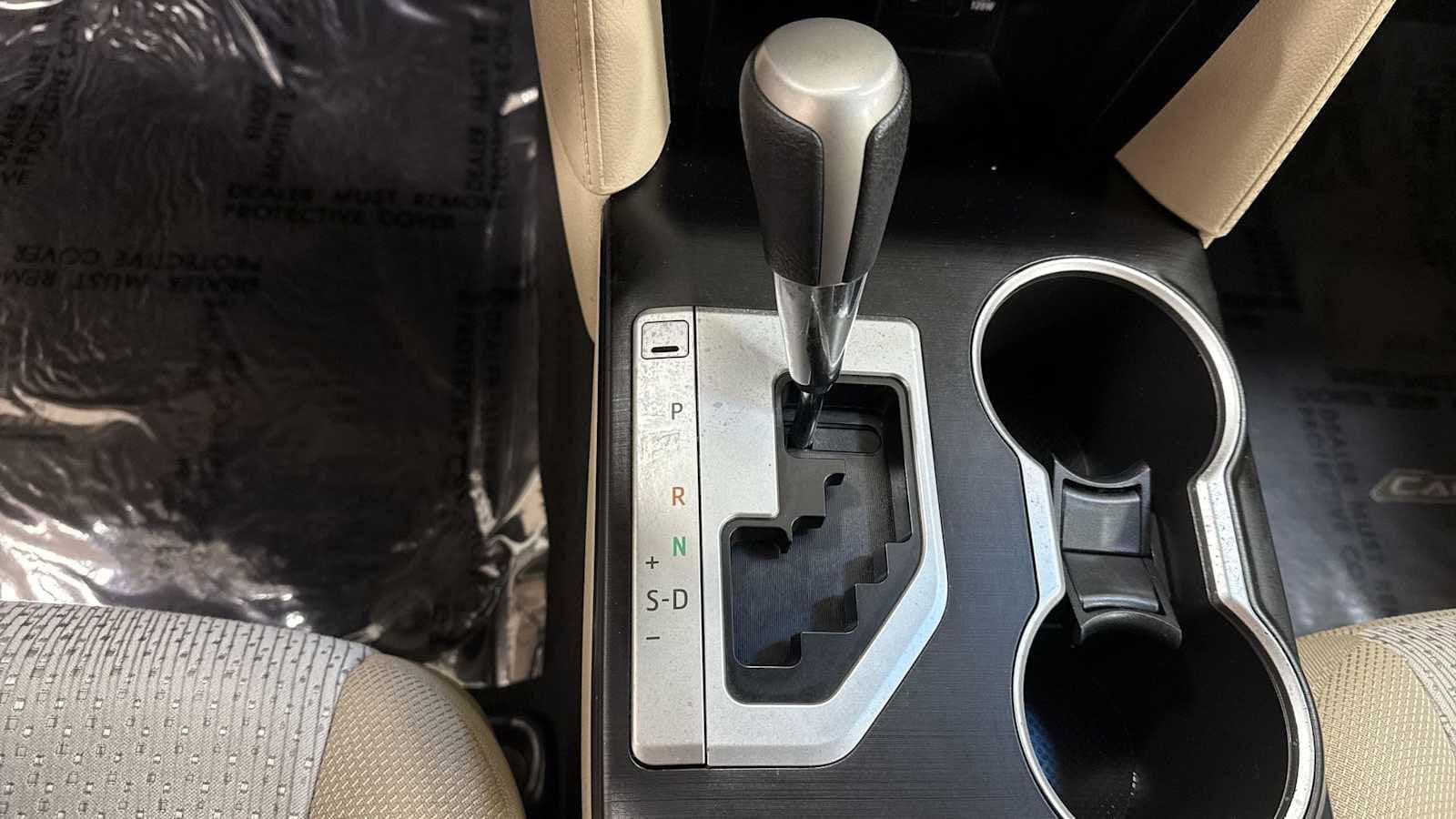 Thumbnail: 2012 Toyota Camry - 20