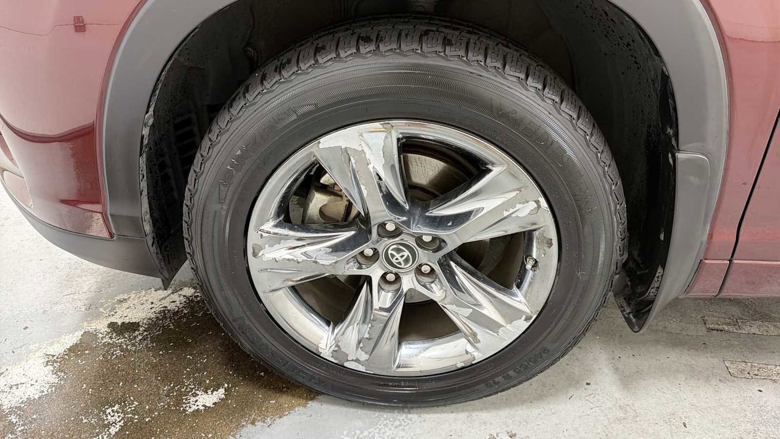 Thumbnail: 2019 Toyota Highlander - 10