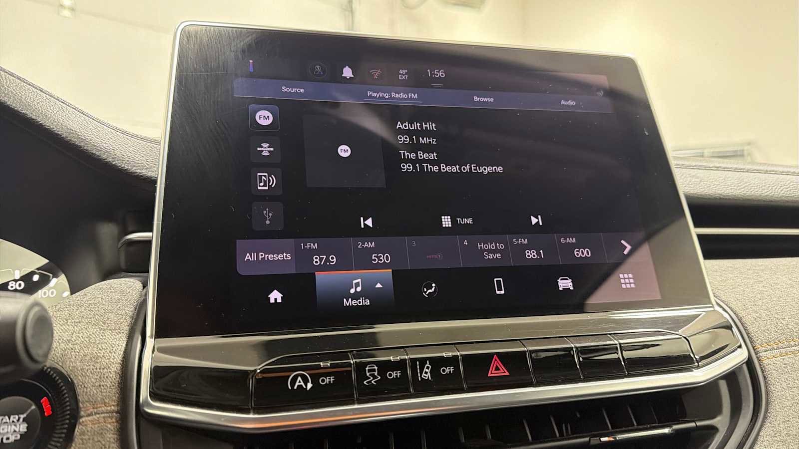 Thumbnail: 2022 Jeep Compass - 18