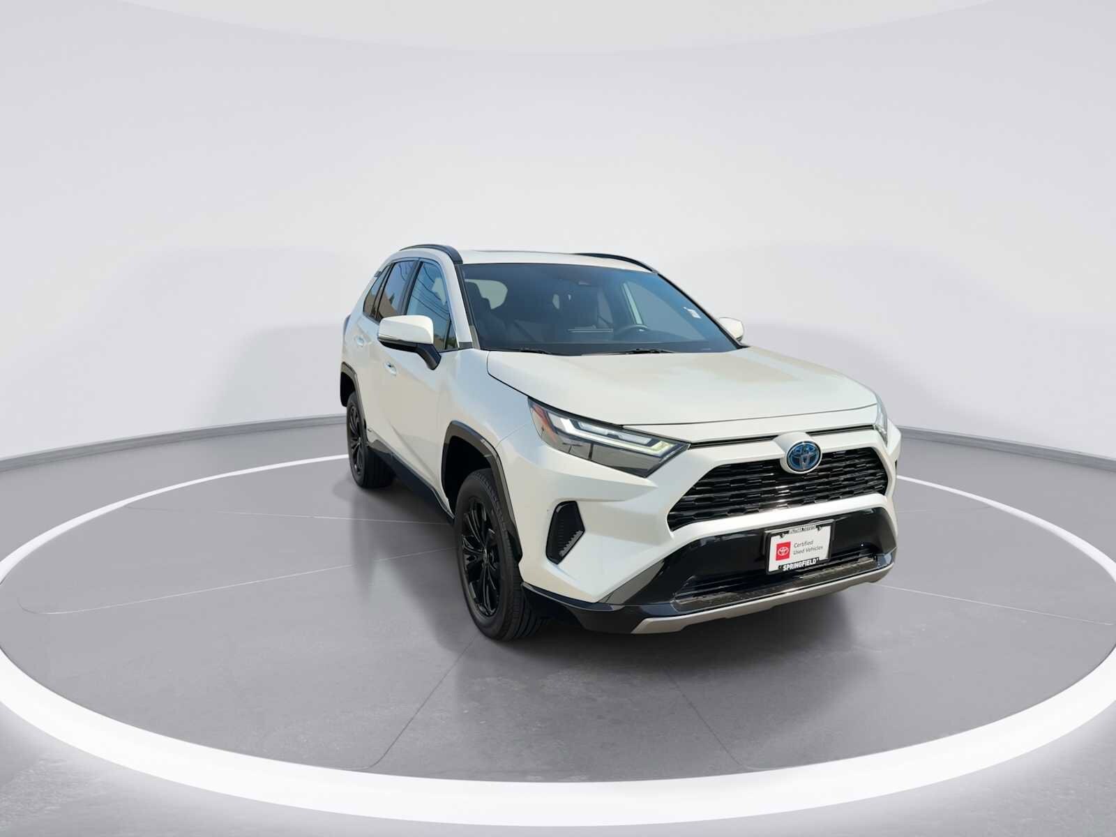 2022 Toyota RAV4 Hybrid SE photo 2