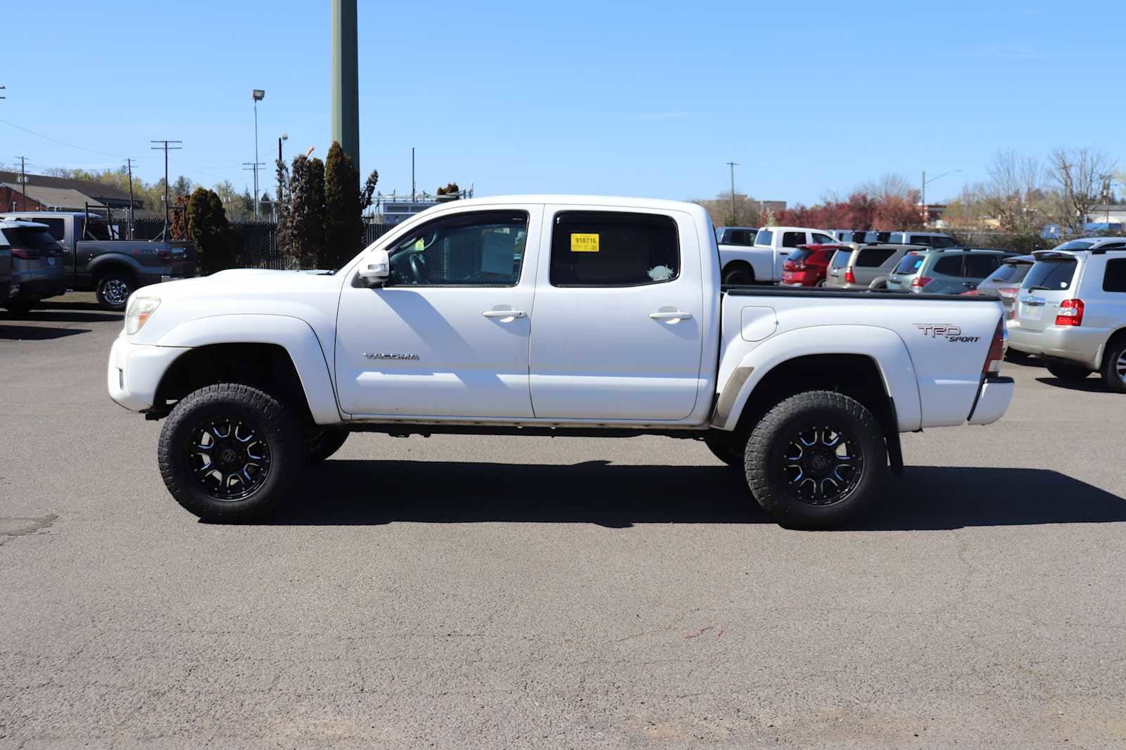 Thumbnail: 2013 Toyota Tacoma - 8