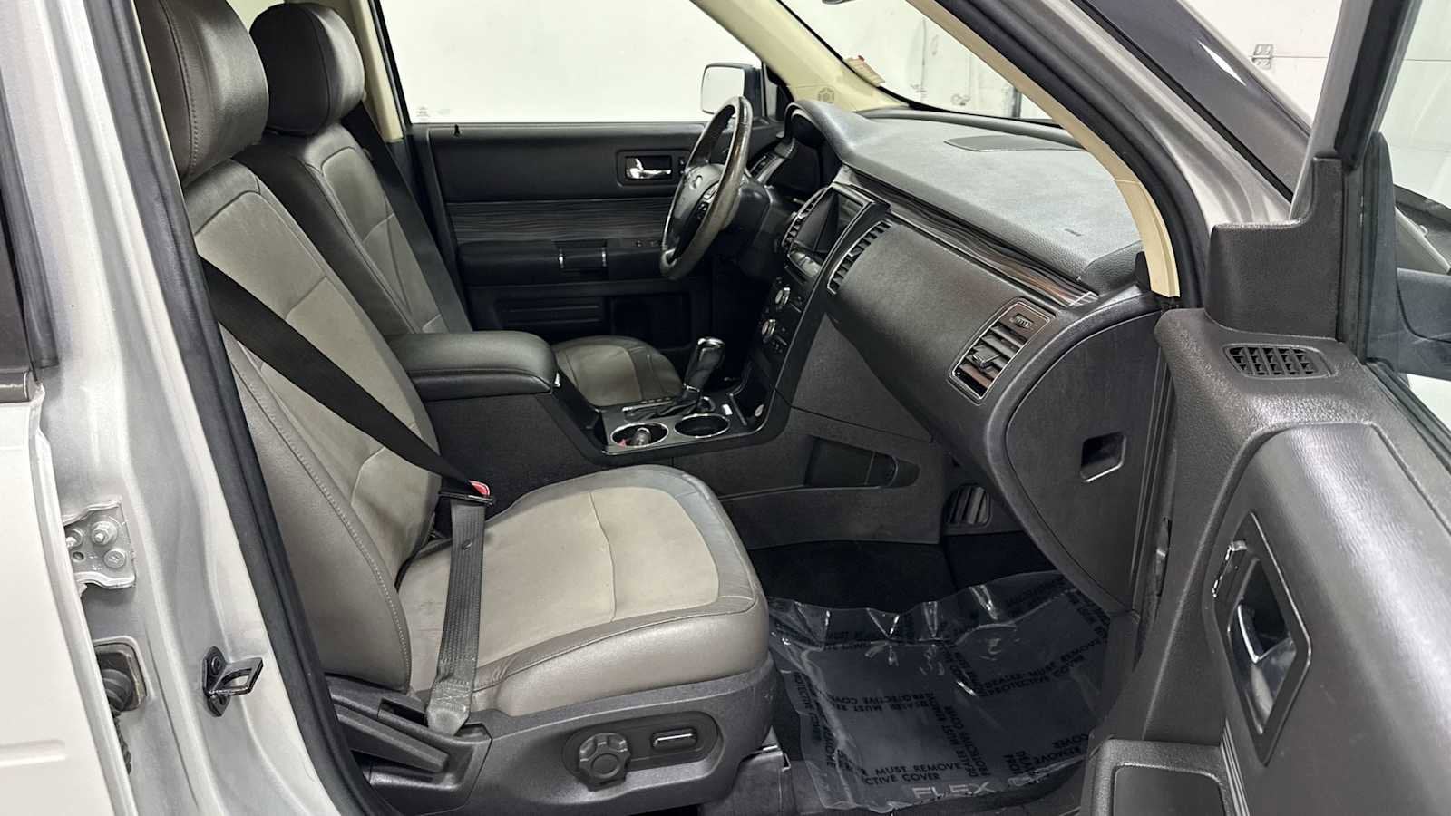 Thumbnail: 2016 Ford Flex - 30