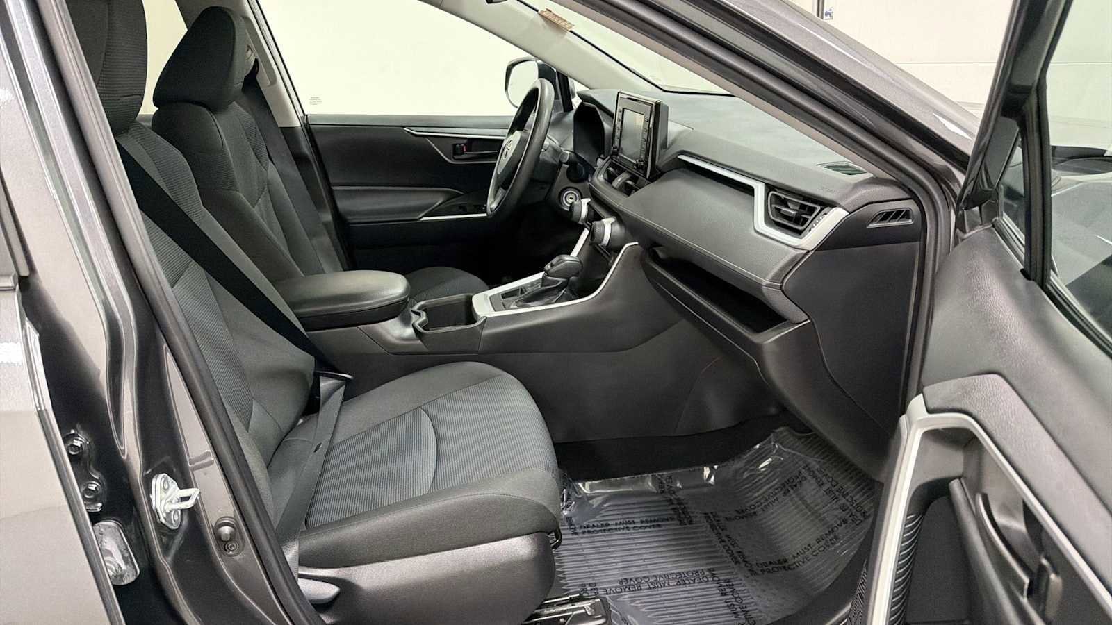 Thumbnail: 2022 Toyota RAV4 - 28