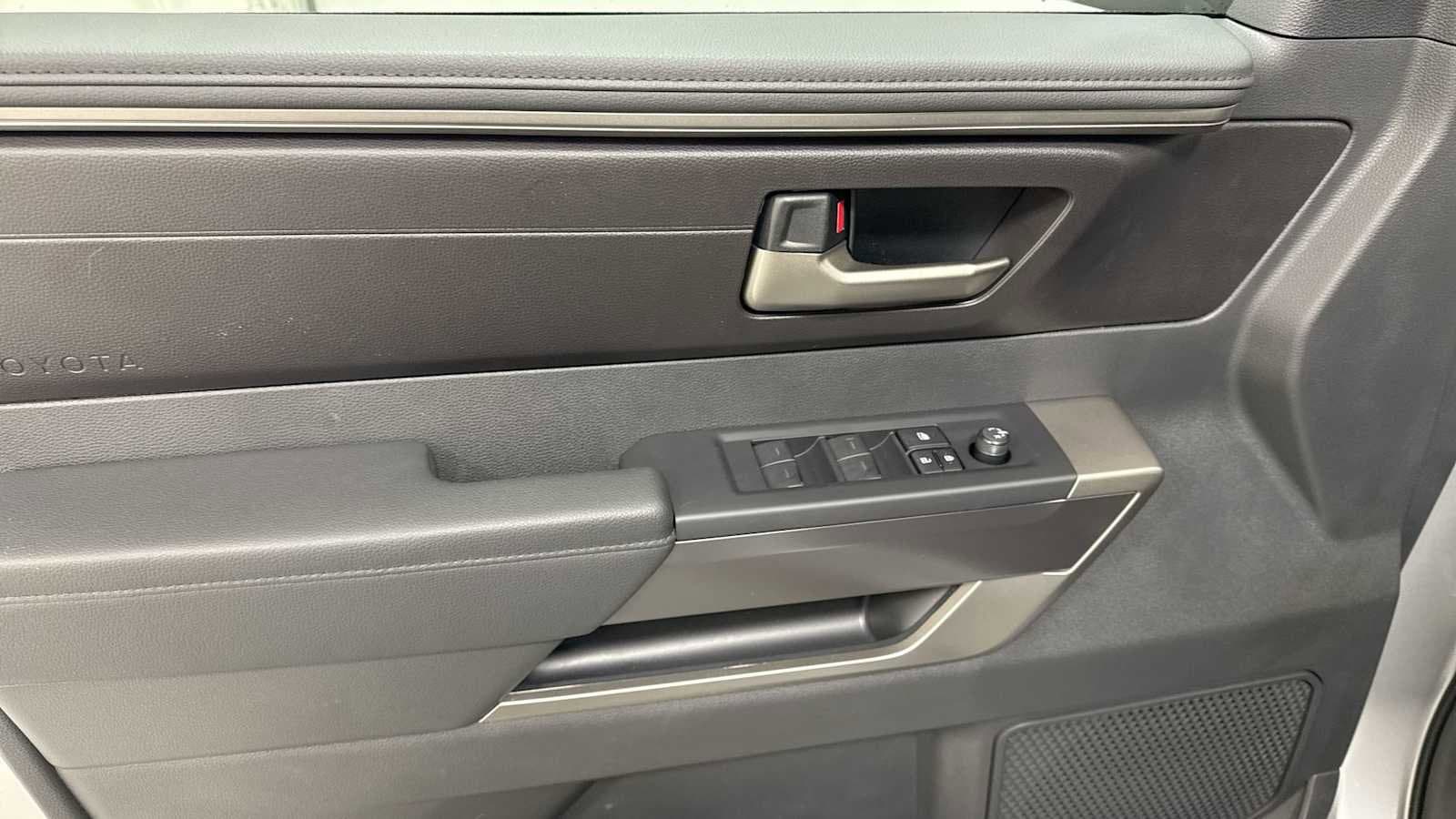 Thumbnail: 2025 Toyota Tundra - 15