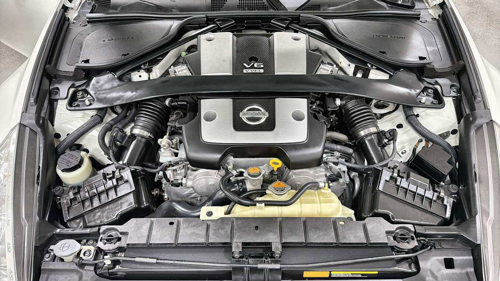 Thumbnail: 2014 Nissan Z - 29