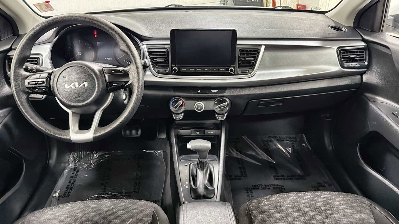 Thumbnail: 2022 Kia Rio - 25