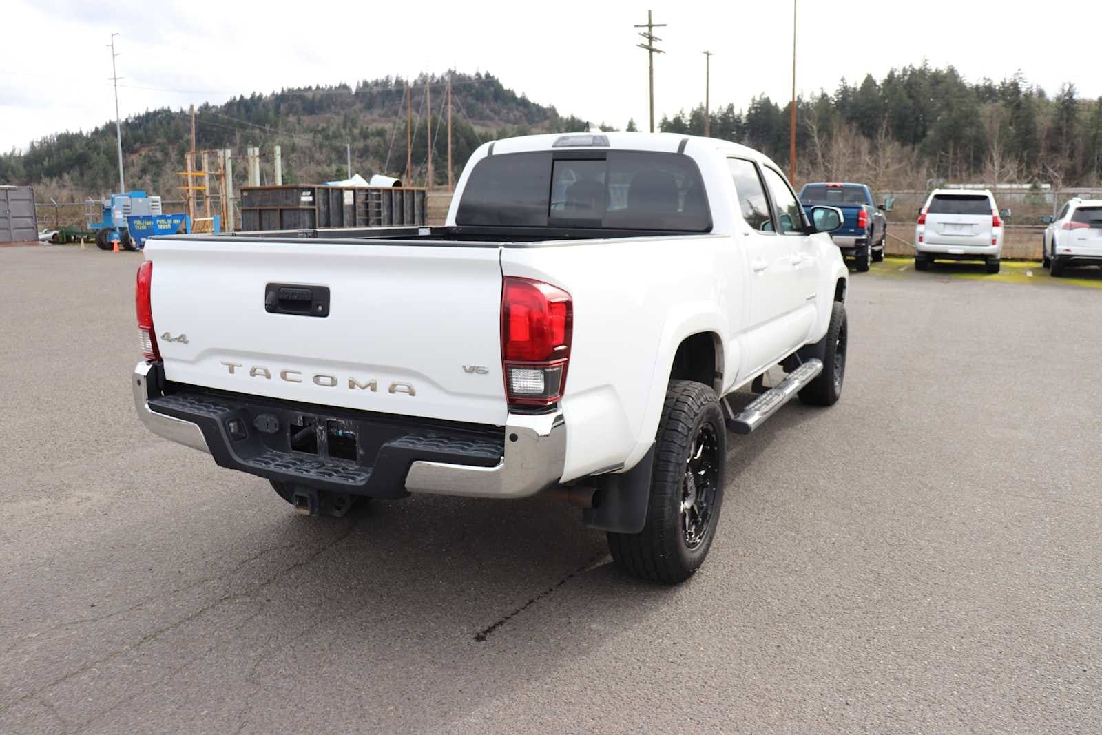 Thumbnail: 2019 Toyota Tacoma - 5