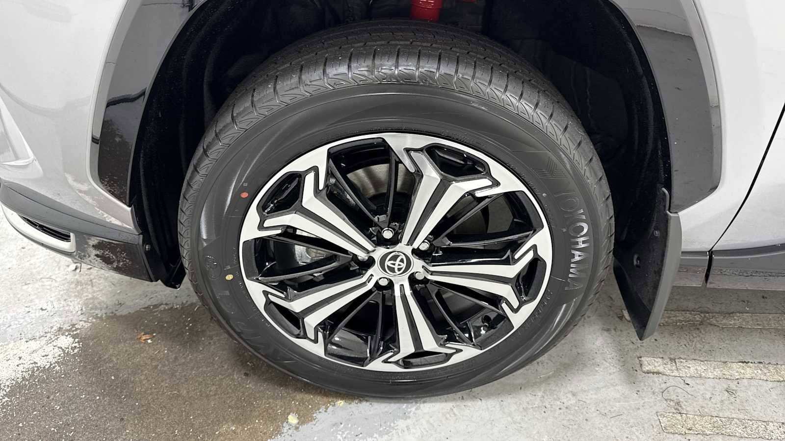 Thumbnail: 2025 Toyota RAV4 - 10