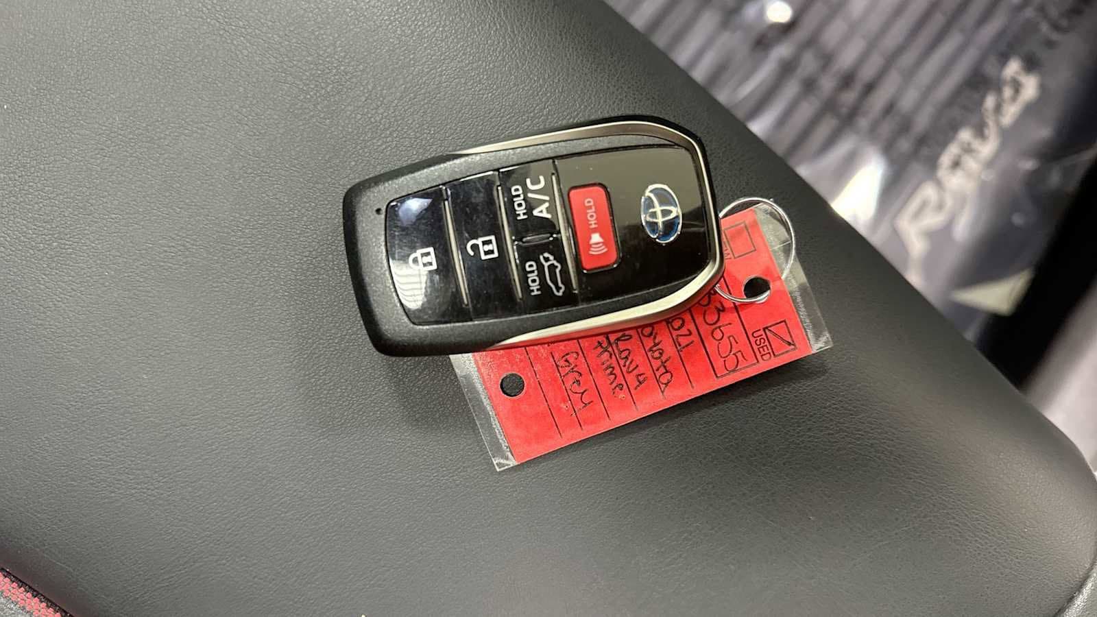 2021 Toyota RAV4 Prime XSE 32