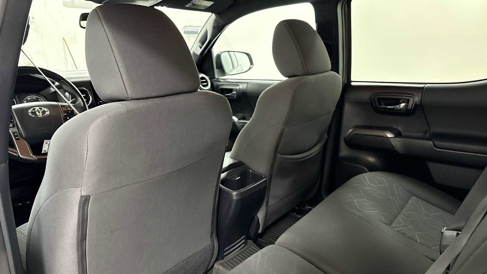 Thumbnail: 2017 Toyota Tacoma - 25