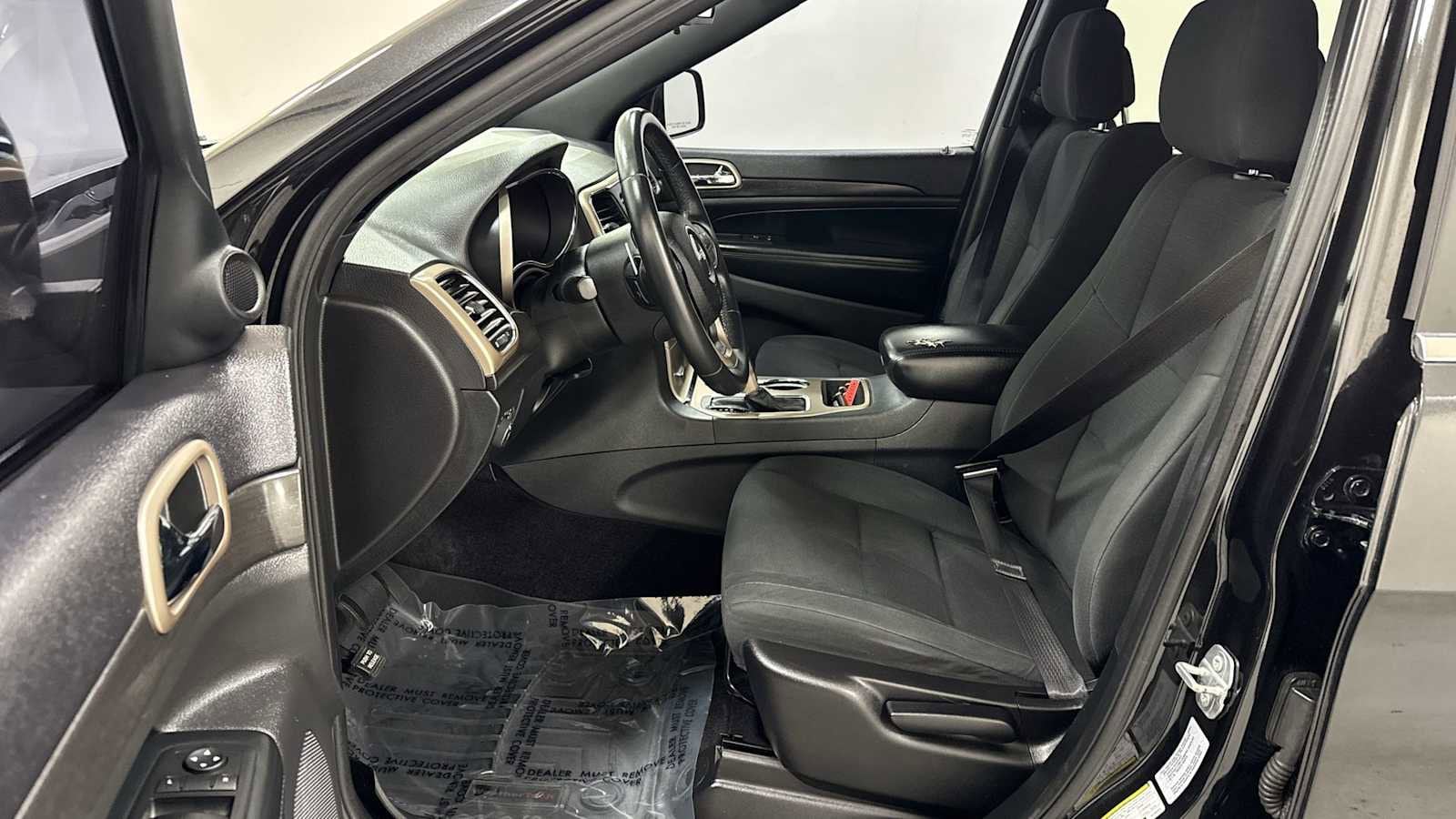 Thumbnail: 2016 Jeep Grand Cherokee - 13