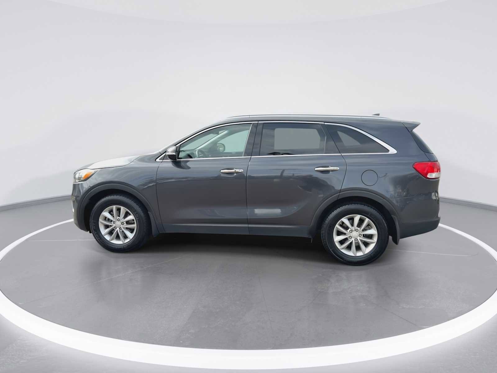 Thumbnail: 2017 Kia Sorento - 5