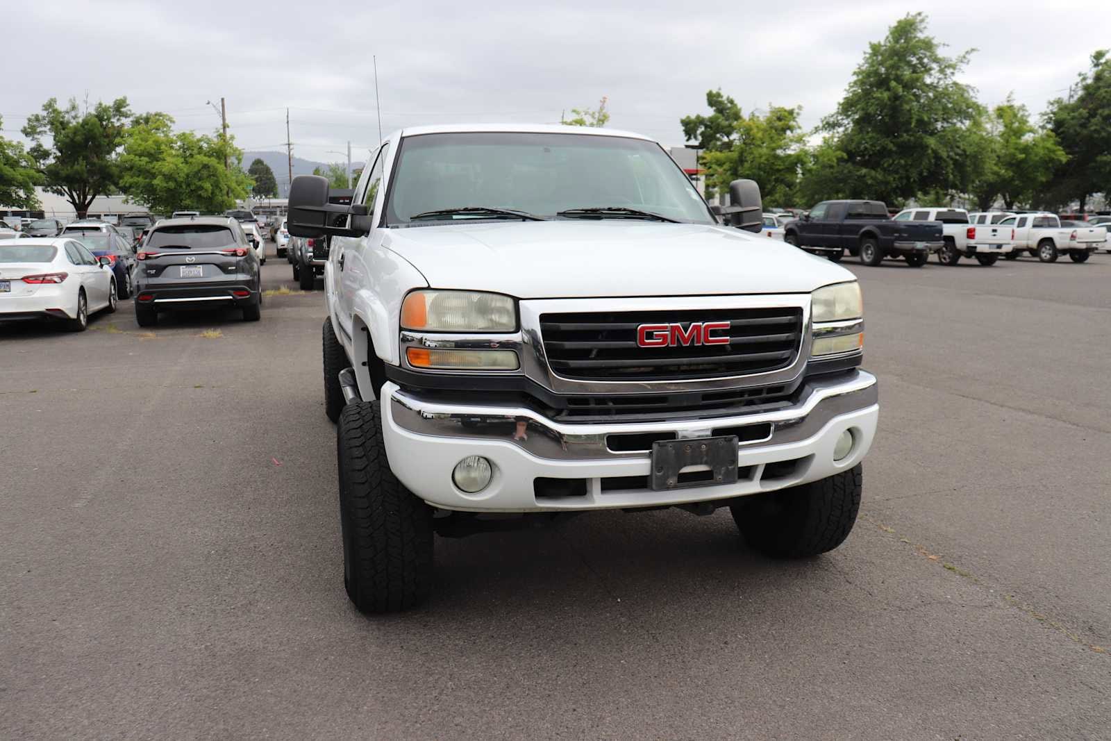 2006 GMC Sierra 2500  3