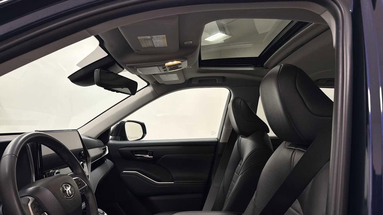 Thumbnail: 2024 Toyota Highlander - 24