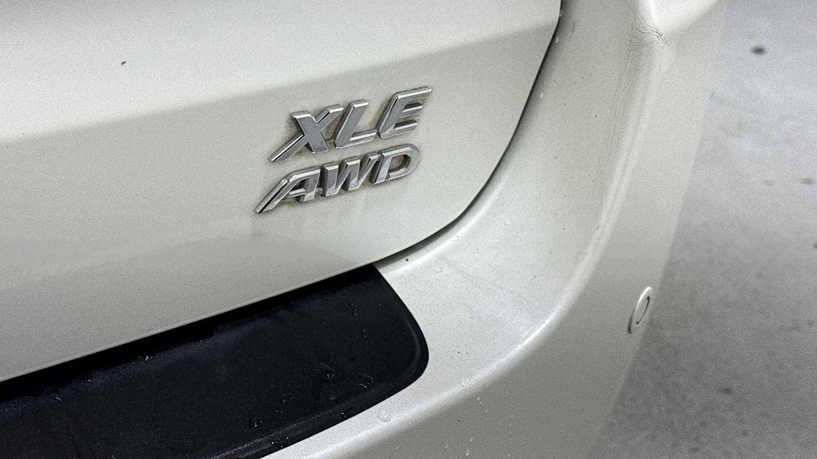 Thumbnail: 2017 Toyota Sienna - 30